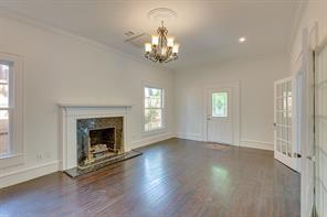 Building Photo - 419 Paulus Ave