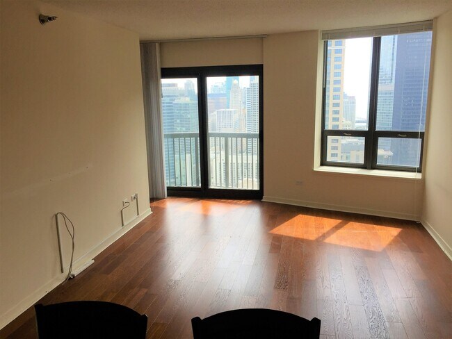 Building Photo - 400 N LaSalle Dr
