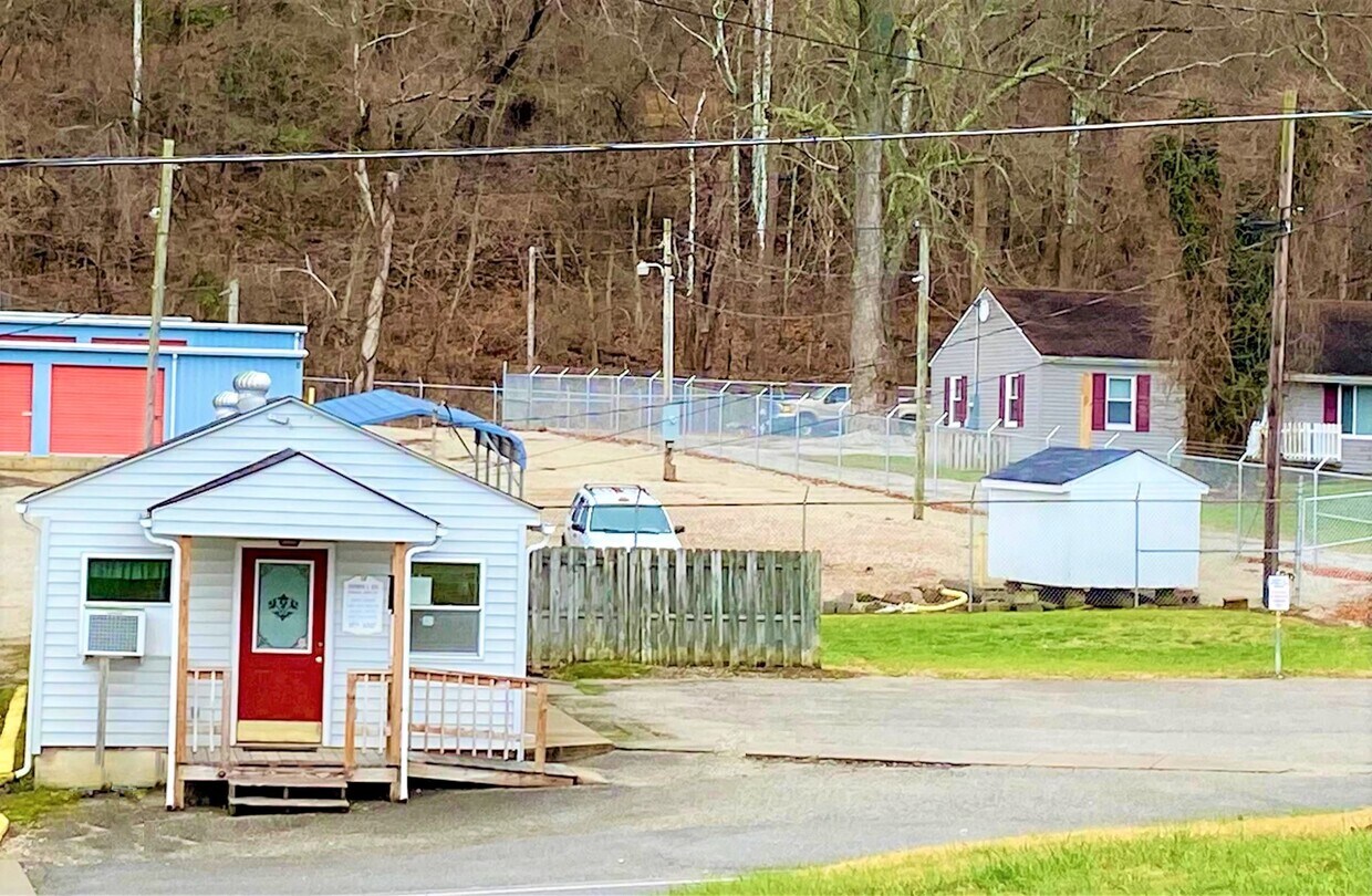 Primary Photo - 520 Solida Rd