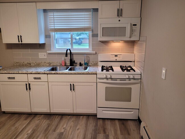 Cocina - 21119 Albion Rd