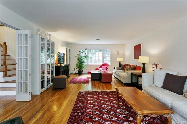 Building Photo - 452 Rosedale Ave
