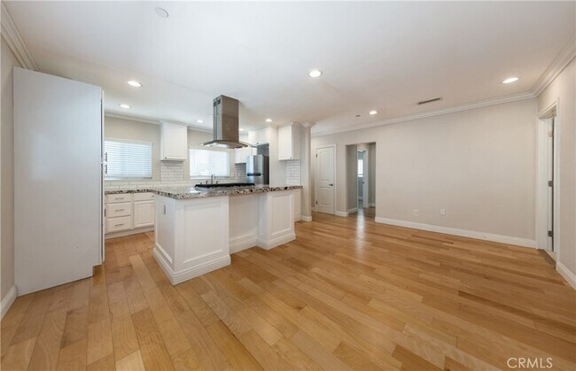 Foto del edificio - 25461 Cole St