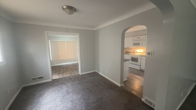 Foto del edificio - 2206 Dundee Ave