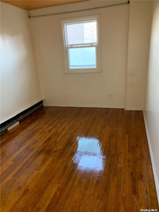 Building Photo - 32-27 54th St