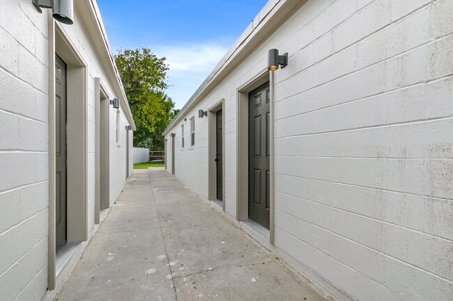 Photo - Charming Studio in Mid-City New Orleans – Utilities Included, Modern Kitchen, Shared Laundry Apartment