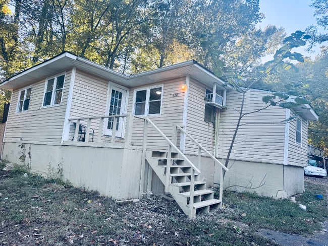 Building Photo - 889 Baker Rd