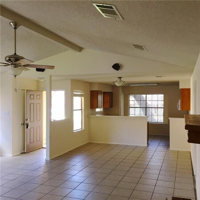 Building Photo - 5715 Shreveport Dr