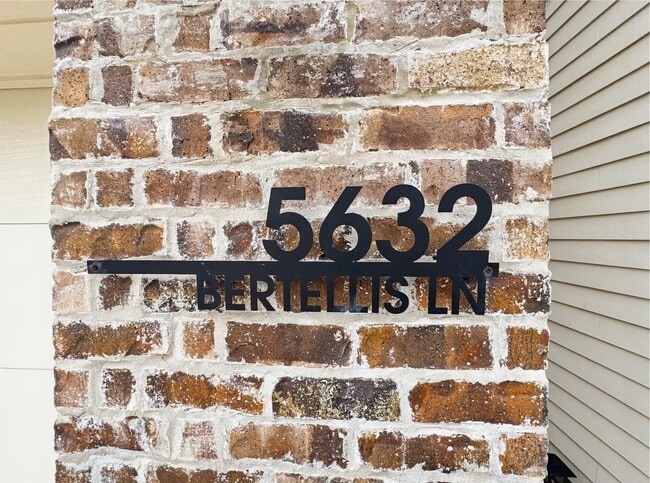 Foto del edificio - 5632 Bertellis Ln