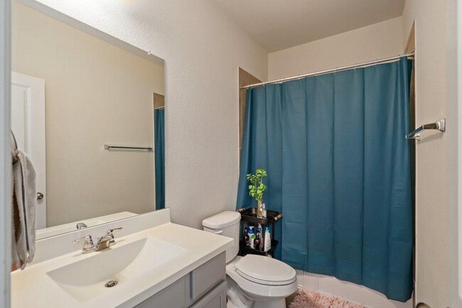 Building Photo - Beautiful Home in the Mayfield Ranch