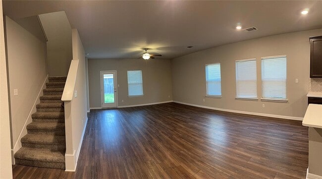 Building Photo - 104 Osier Pass