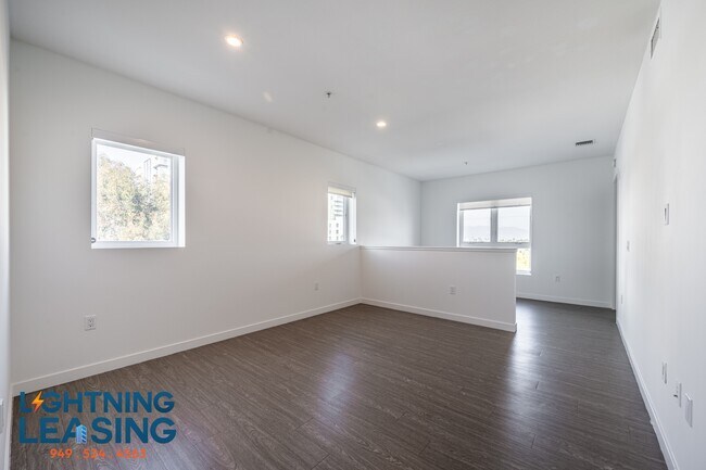 Foto del edificio - 11405-11405 Chandler Blvd