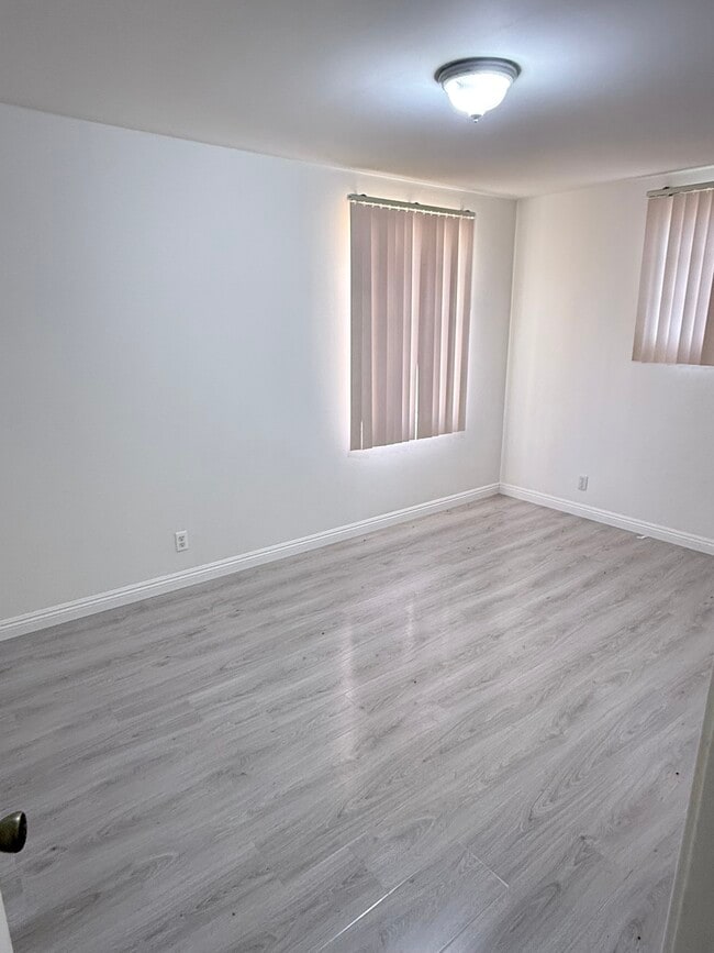 Foto del edificio - 9024 Emperor Ave