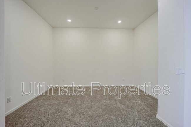 Building Photo - 25172 N 106th Dr