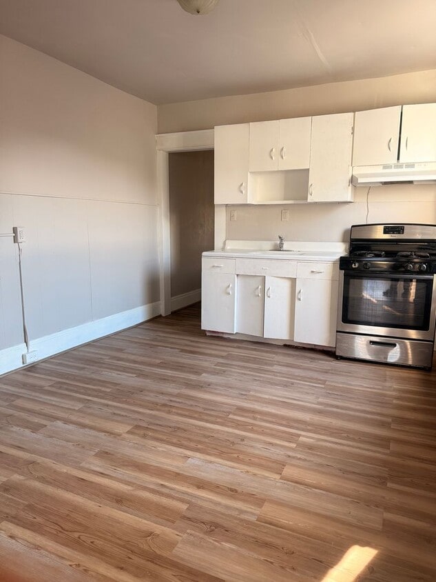 Foto principal - 112 S Ann St