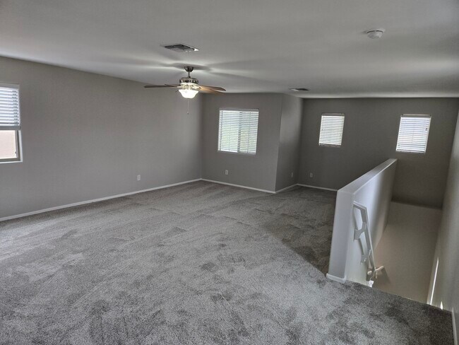 Building Photo - 17607 W Ventura St