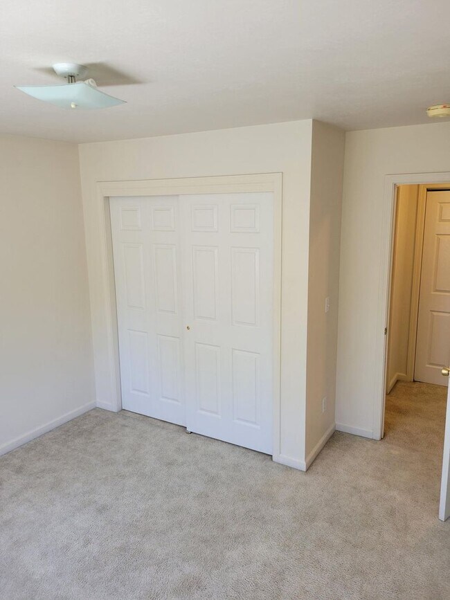 Building Photo - 3 Bedroom, 2 Bathroom 4-Plex