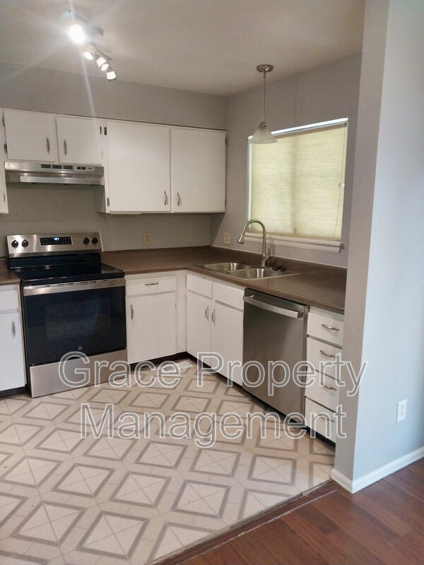 Building Photo - 15941 E Princeton Ave