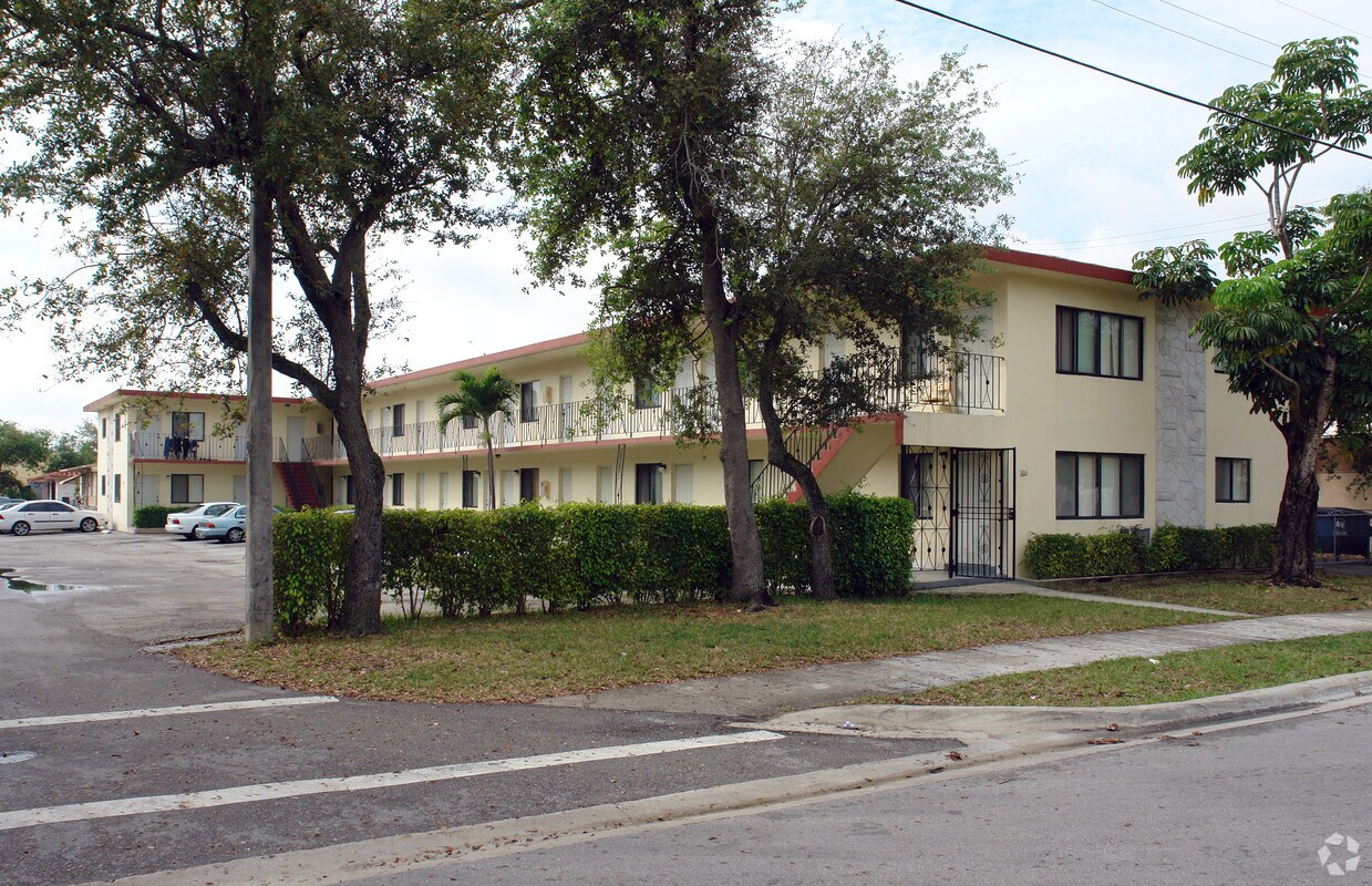 Foto principal - 160 NW 56th St