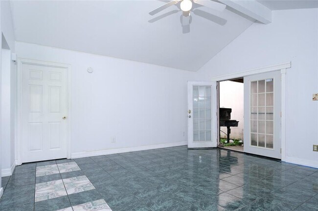 Foto del edificio - 12317 Corona Ln