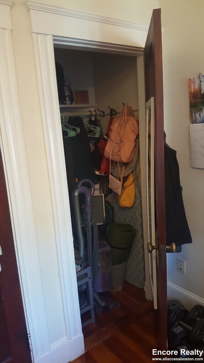 Foto del edificio - 163 Summer St