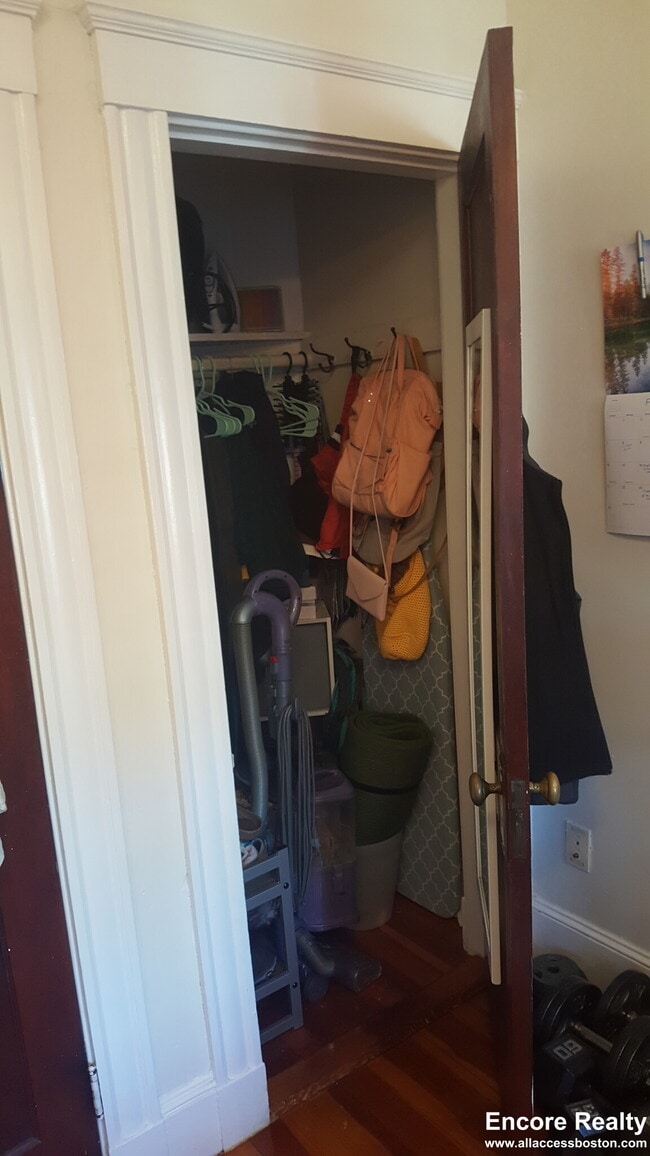 Building Photo - 163 Summer St