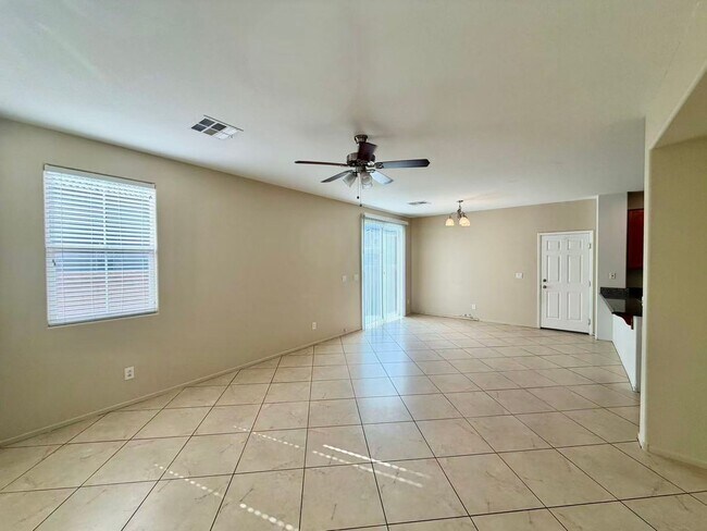 Foto del edificio - Beautiful 5 bedroom House