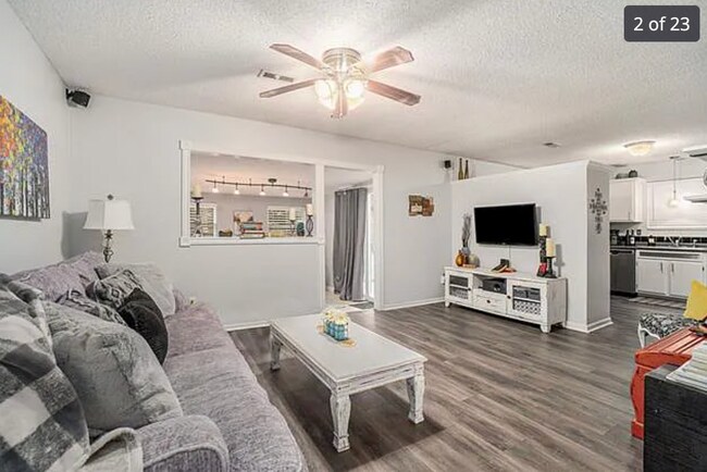 Foto del edificio - 1133 NE Lindsay Ave