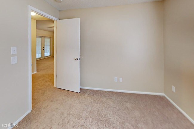 Foto del edificio - 609 Leland Dr