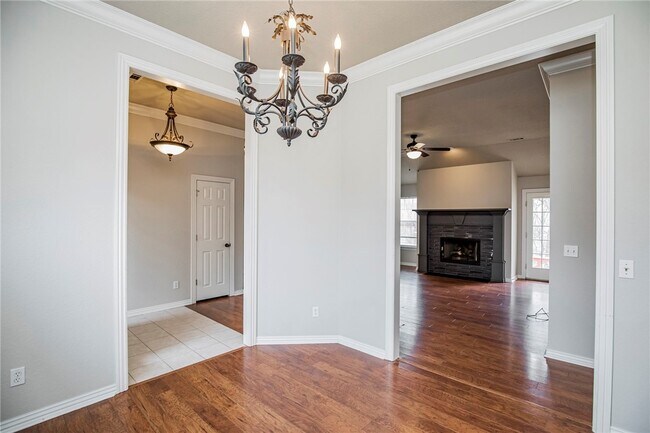Foto del edificio - 2803 Foxwood Dr
