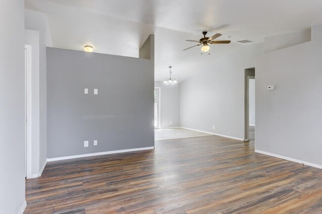 Building Photo - Desirable South East Boise Home for Rent -...