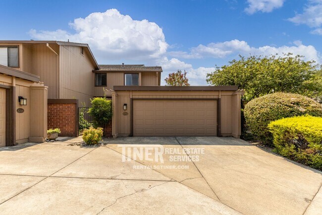 Building Photo - Fabulous Views of the American River at Th...