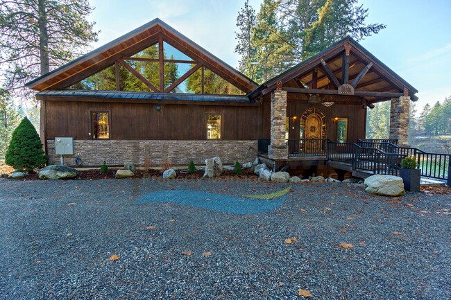 Building Photo - Stunning Luxury Hayden Lake Lodge with 5 B...