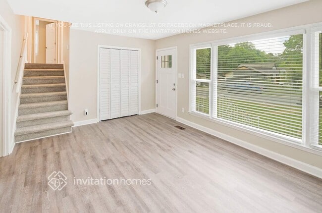 Foto del edificio - 6301 Old Coach Rd