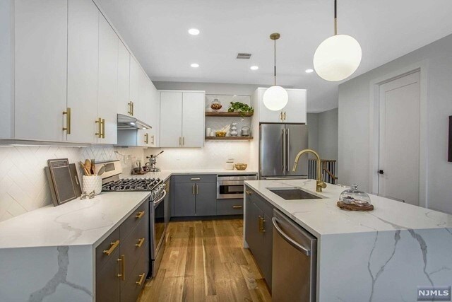 Foto del edificio - 77 Clerk St