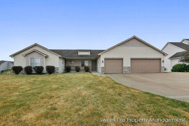 Building Photo - 3669 Kinnrow Ct NW