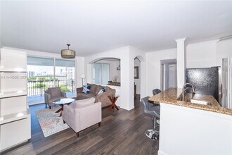 Building Photo - 17150 N Bay Rd