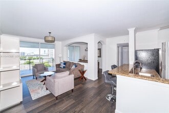 Building Photo - 17150 N Bay Rd