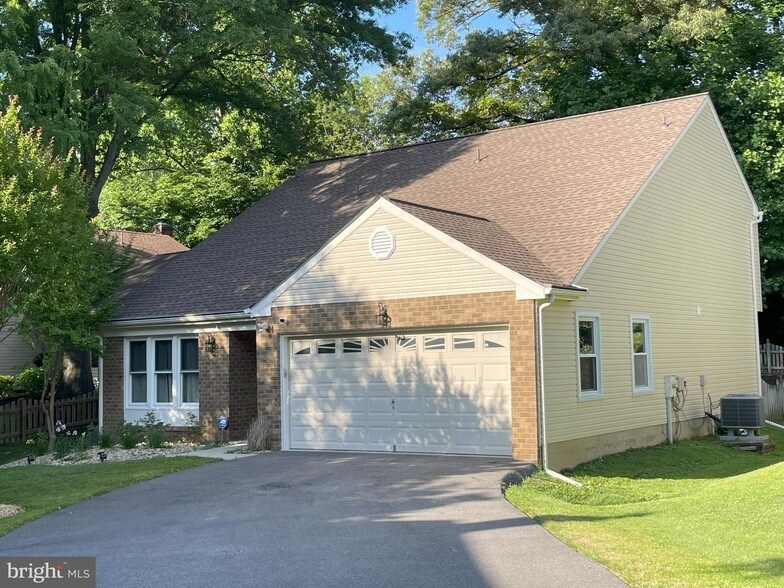 1868 E Queens Court House Rental in Crofton, MD