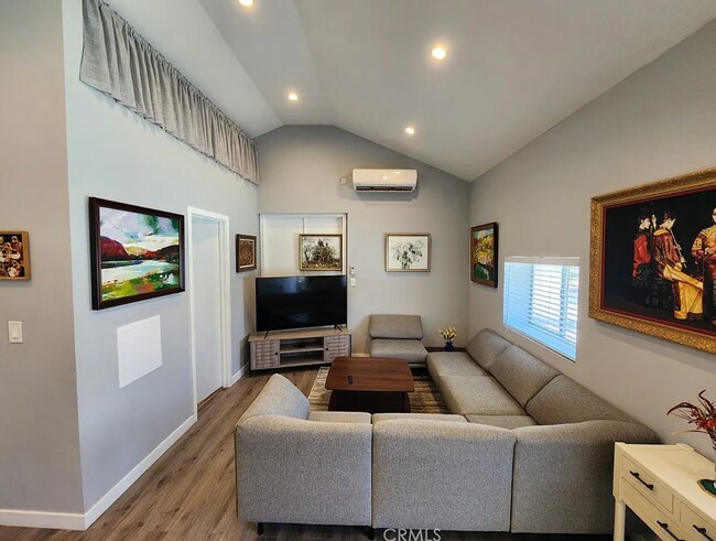 Foto del edificio - 1332 Winchester Ave