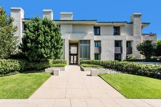 Building Photo - 300 S Orange Grove Blvd