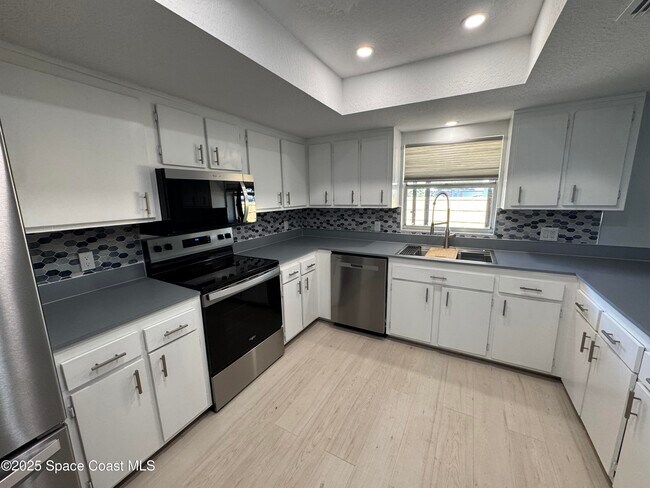 Building Photo - 1320 Woodingham Dr