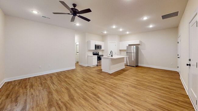 Foto del edificio - 413 W May St