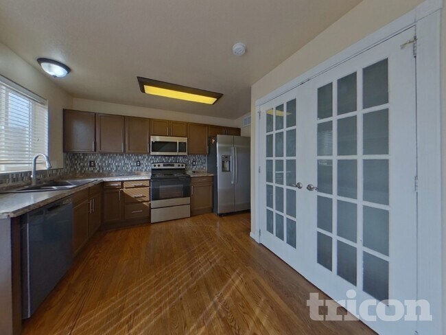 Building Photo - 6967 Summer Grace St