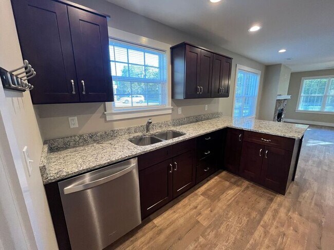 Foto del edificio - 10517 Walden St