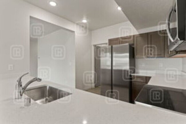 Foto del edificio - 307 S Grady Ln