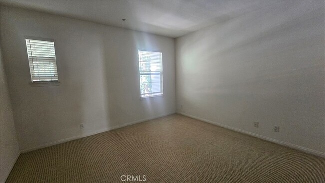 Building Photo - 32 Vermillion