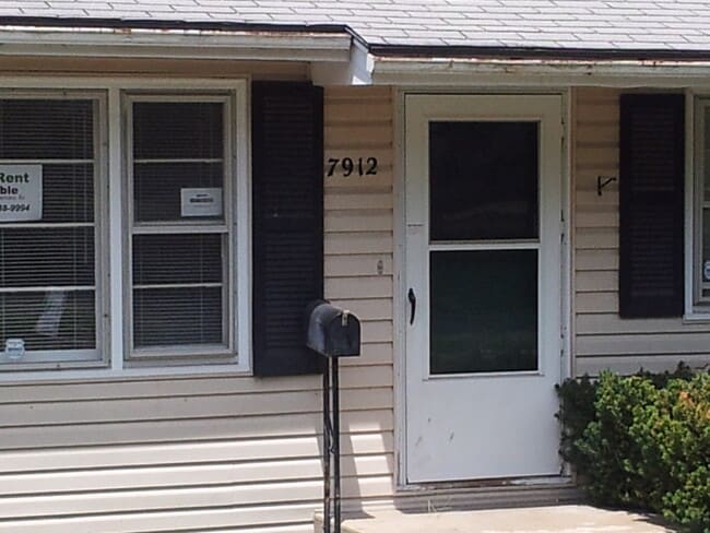 Building Photo - 7912 E 48 Terrace