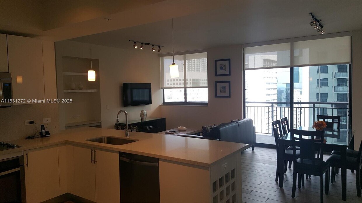 Foto principal - 999 SW 1st Ave