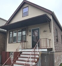 Building Photo - 8516 S Escanaba Ave