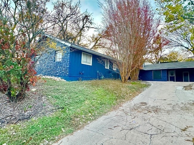 Building Photo - 4302 Scottsdale Rd